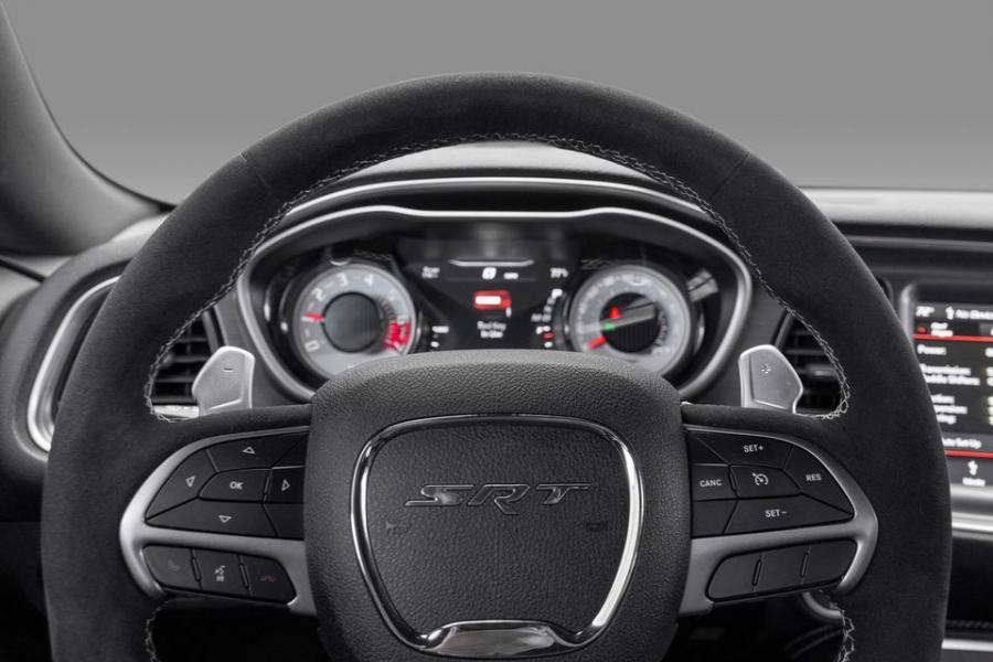 Панель приборов Dodge Challenger SRT Demon (0914) 2018 года  (NO) (фото 17 из 40)